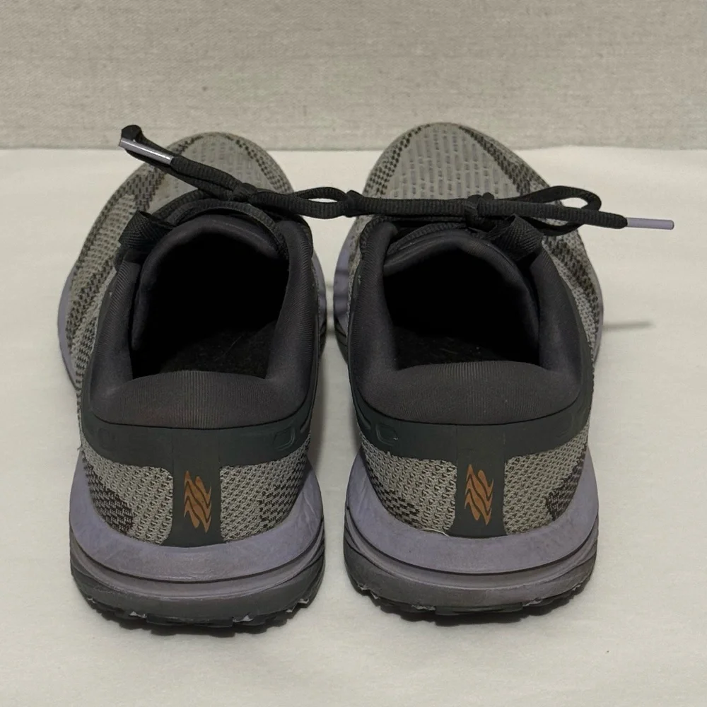 Brooks Revel 7 Sneakers - size 10
